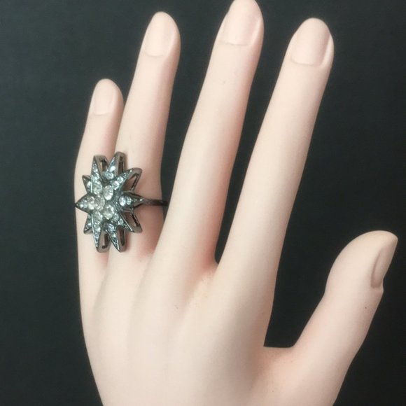 Sparkling Star - Statement Ring - Picture 2 of 9